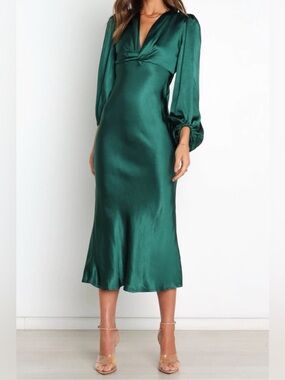 Petal & Pup Emerald Satin V-Neck Long-Sleeve Midi Dress